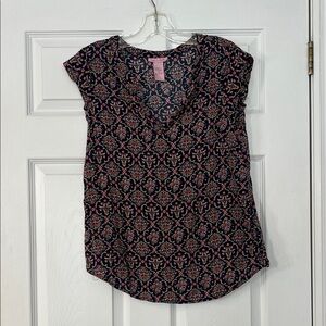 4/$20 Rose & Thyme Navy and Pink Patterned Blouse